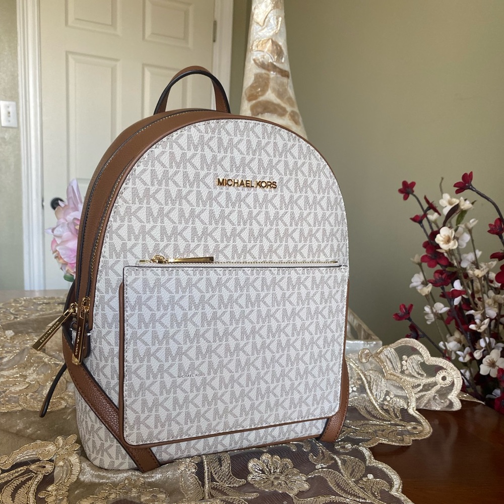 🤎 Michael Kors backpack 🤎 - Picture 4 of 11